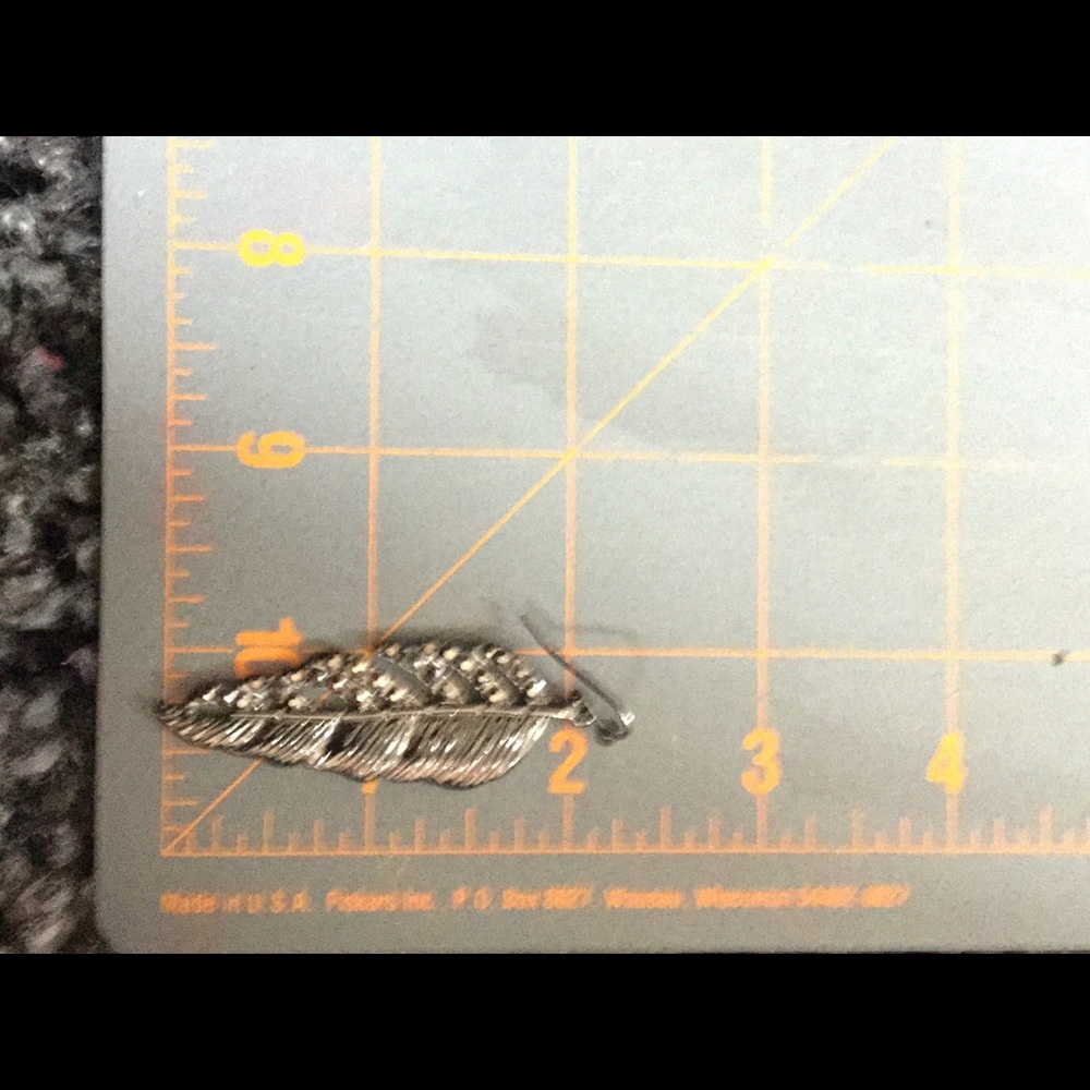 Beautiful feather earrings - Picture 2 of 2
